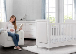 Delta Children Bianca White (1321) Avery 3-in-1 Convertible Crib (708130), Room View 0